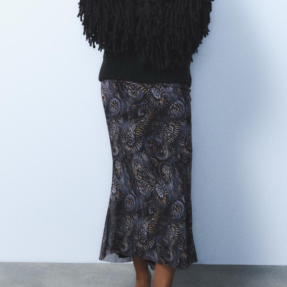 Zara Midi Skirt size small